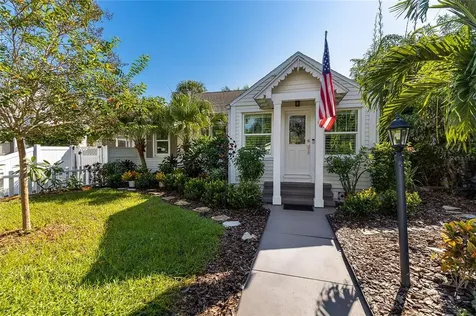2711 11th Street N St Petersburg FL 33704