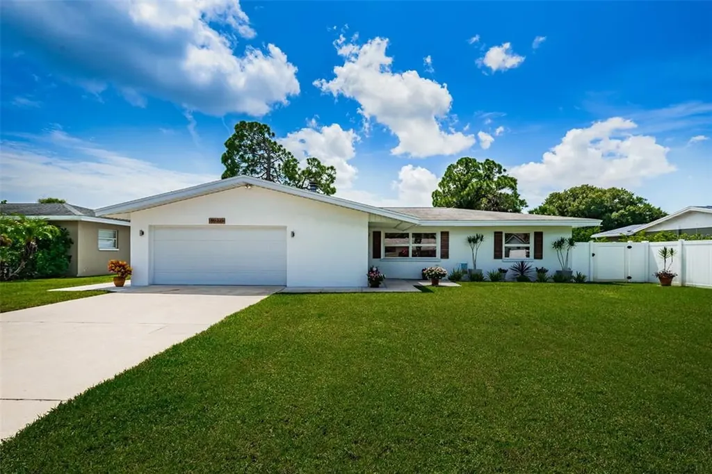 1960 74th Avenue N St Petersburg FL 33702