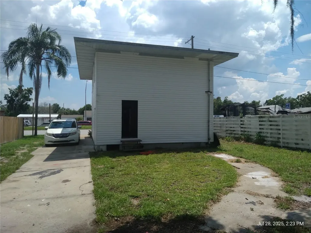 909 And 911 West Hillsborough Avenue Tampa FL 33604