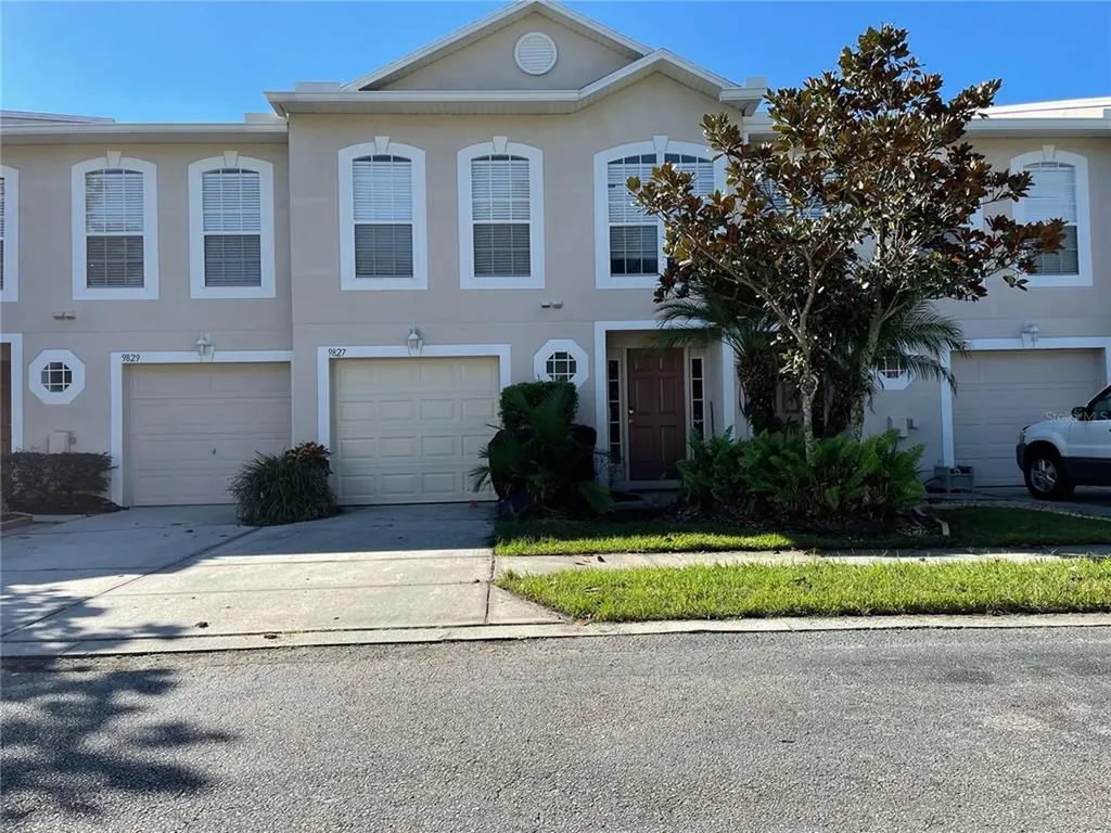 9827 Ashburn Lake Drive Tampa FL 33610