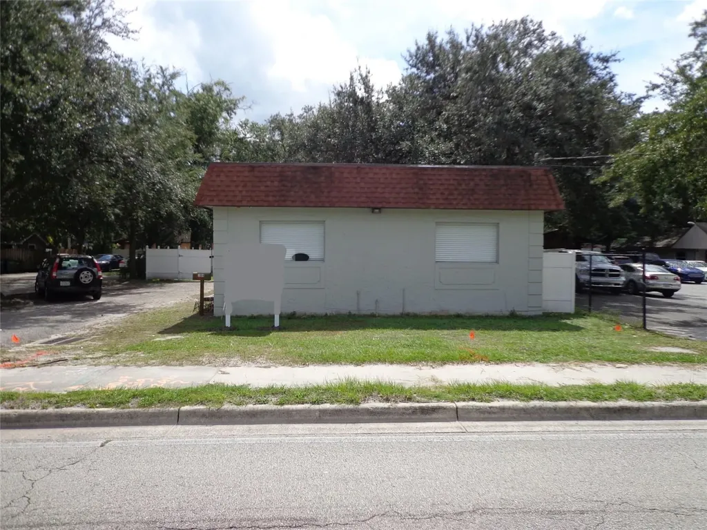 1904 W Waters Avenue Tampa FL 33603