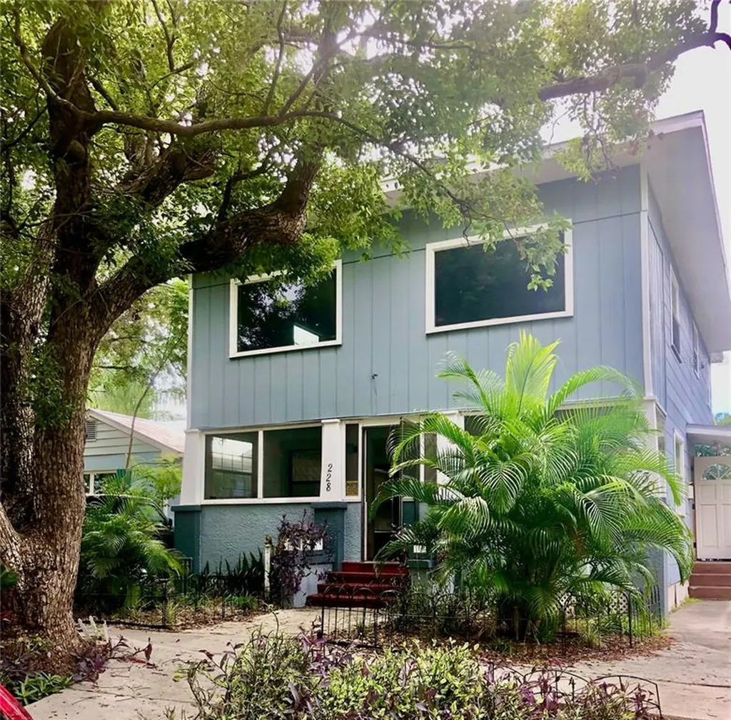 228 12th Avenue N St Petersburg FL 33701