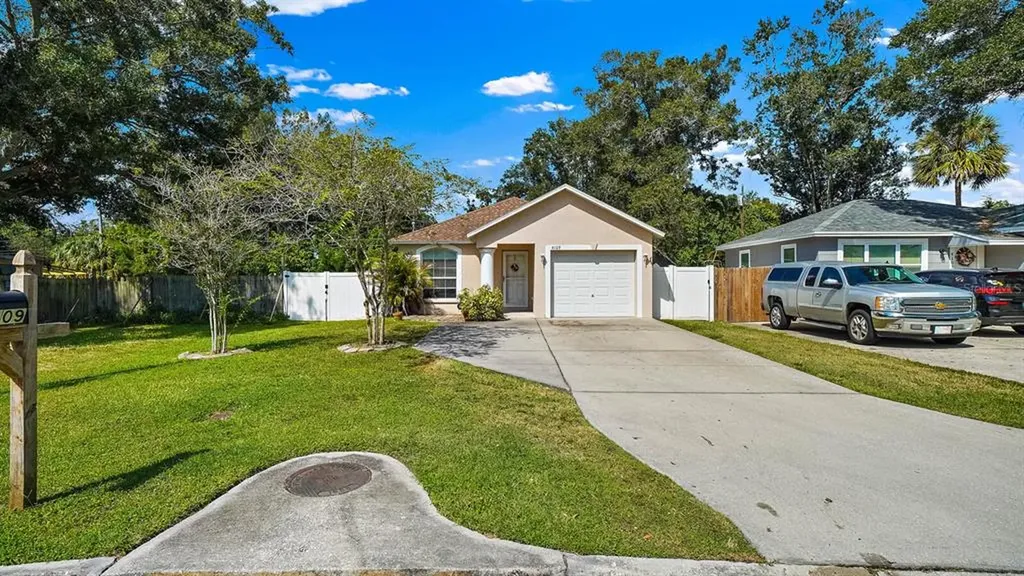 4109 43rd Avenue N St Petersburg FL 33714
