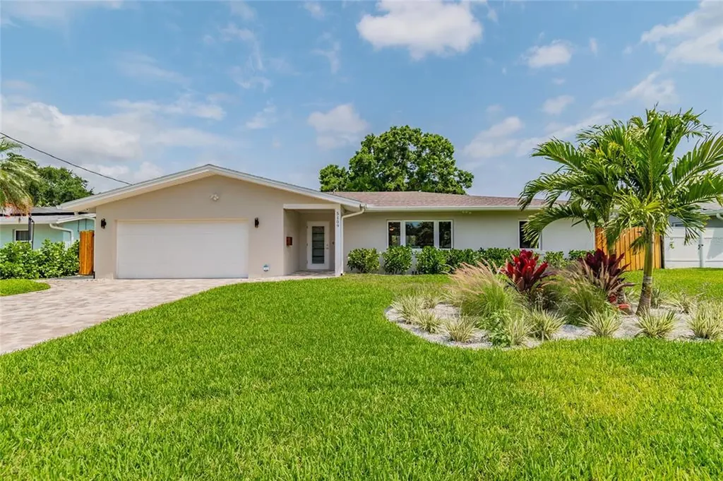 5109 Venetian Boulevard NE St Petersburg FL 33703