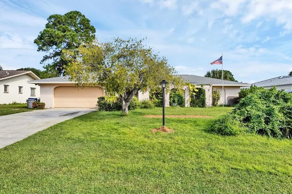 1119 Magellan Drive Sarasota FL 34243