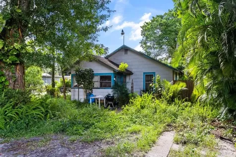 2804 11th Street Court E Bradenton FL 34208