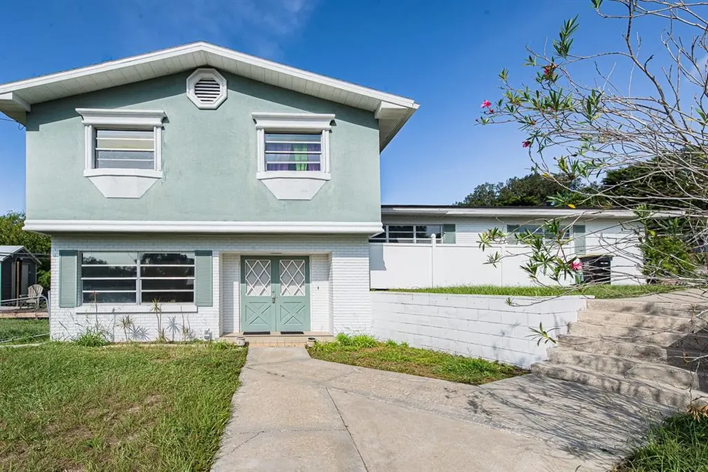1215 12th Court NE Winter Haven FL 33881