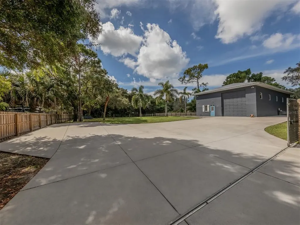 261 Avenida De Bahia Nokomis FL 34275