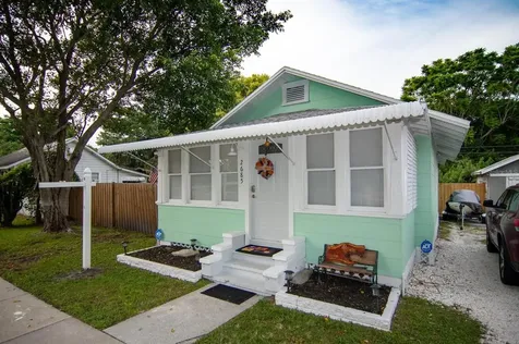 2685 Grove Park Avenue N St Petersburg FL 33714