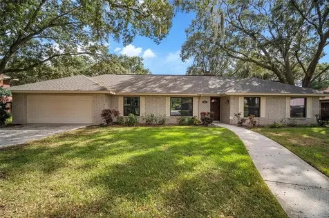 2814 Fairway View Drive Valrico FL 33596