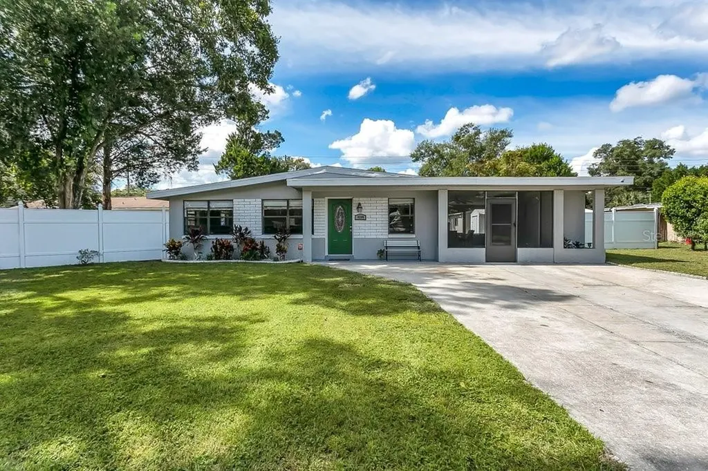 8200 Edie Way Orlando FL 32810