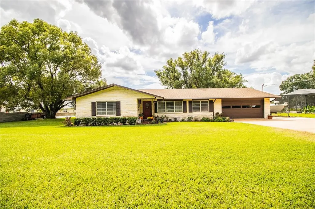 290 N Echo Drive Lake Alfred FL 33850
