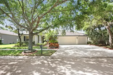 5902 Jaegerglen Drive Lithia FL 33547