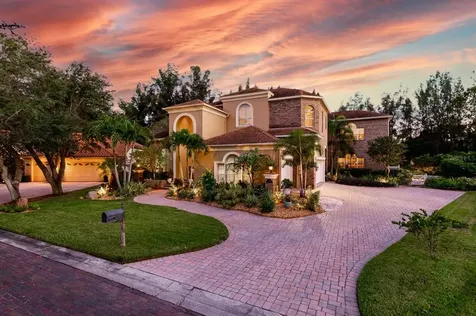 4600 Waterford Court NE St Petersburg FL 33703