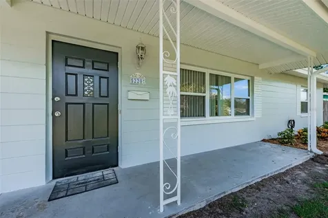 5220 16th Avenue N St Petersburg FL 33710