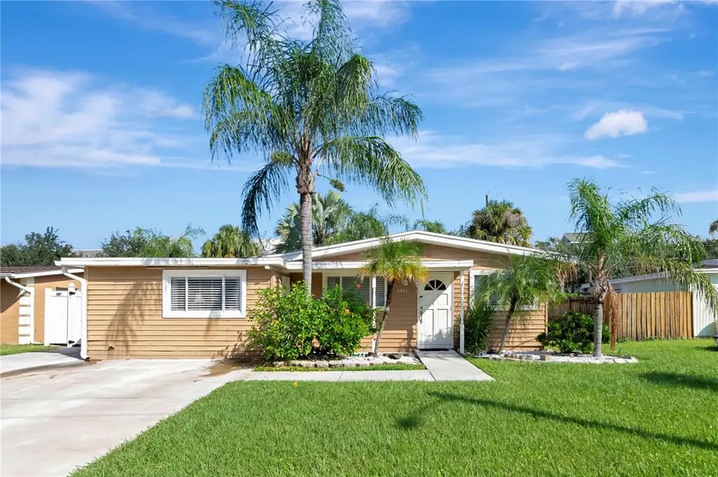 4421 W Wallace Avenue Tampa FL 33611