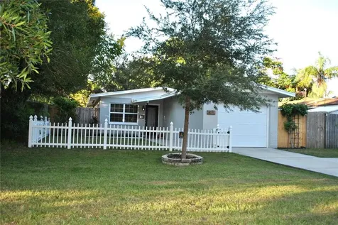 713 44th Avenue N St Petersburg FL 33703