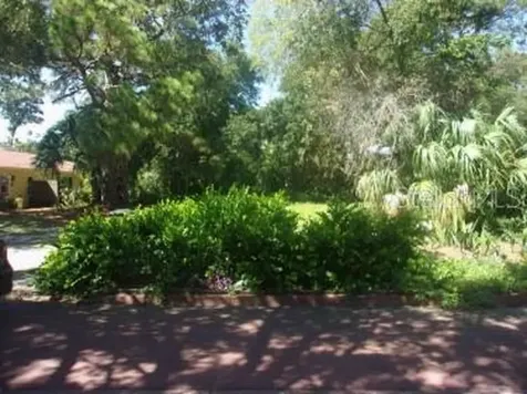7335 14th Street S St Petersburg FL 33705