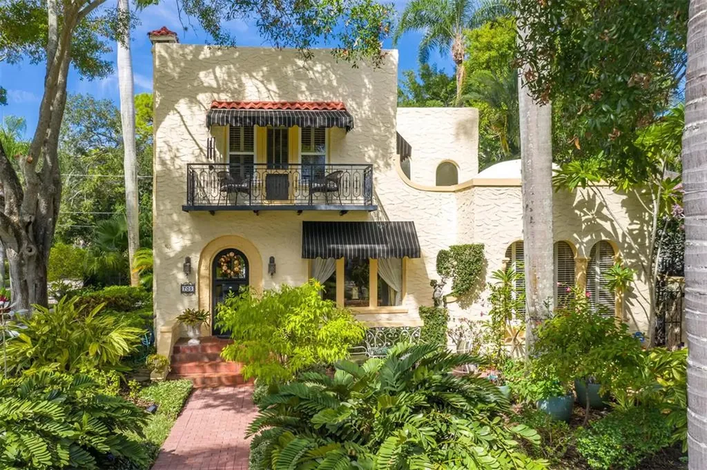 705 18th Avenue NE St Petersburg FL 33704