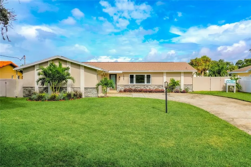 1067 42nd Avenue NE St Petersburg FL 33703