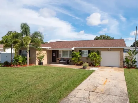 5916 36th Avenue N St Petersburg FL 33710