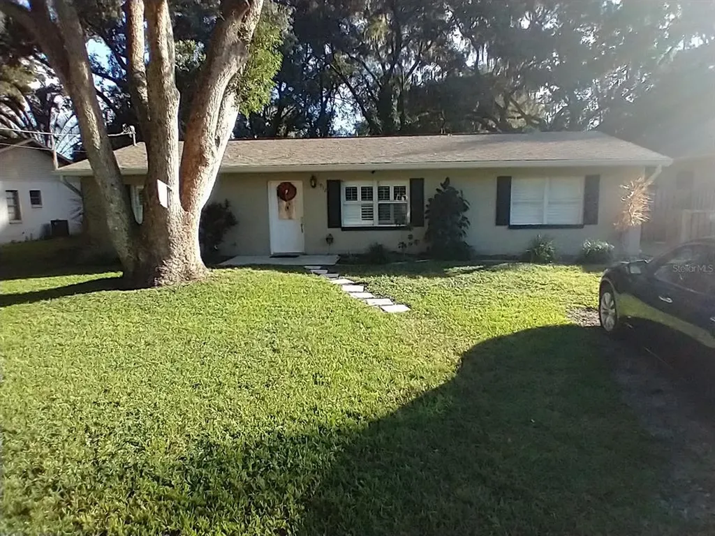 1912 Taylor Lane Tampa FL 33618