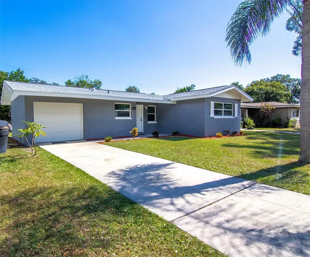 211 S Fernwood Avenue Clearwater FL 33765