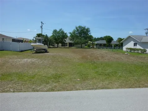 4530 SW 7th Avenue Cape Coral FL 33914