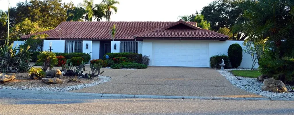 5316 Inverness Drive Sarasota FL 34243