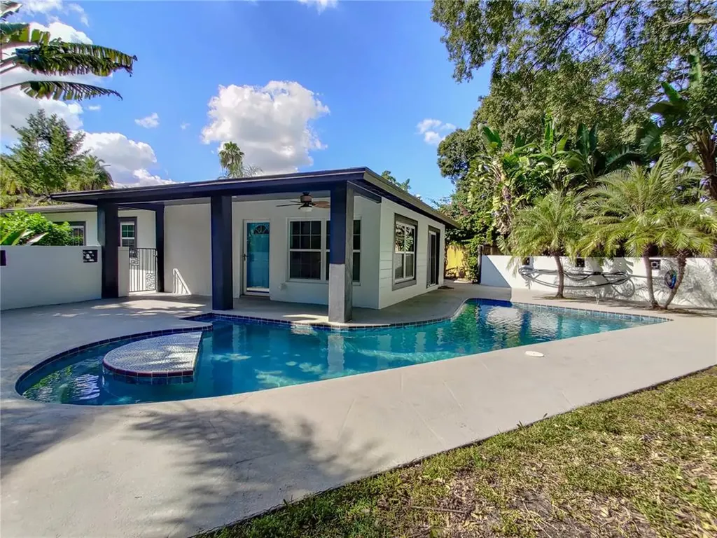 271 55th Avenue NE St Petersburg FL 33703