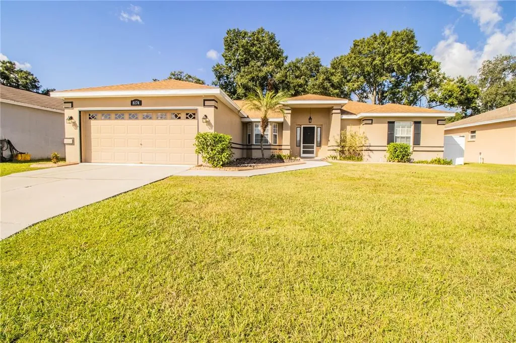 8174 Oakhurst Boulevard Lakeland FL 33810