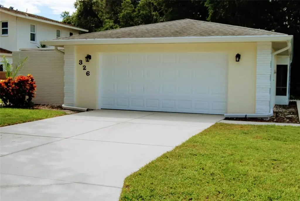 326 Bearded Oaks Circle Sarasota FL 34232