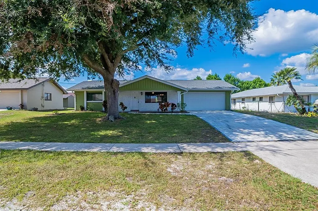 2415 S Parkview Avenue Orange City FL 32763