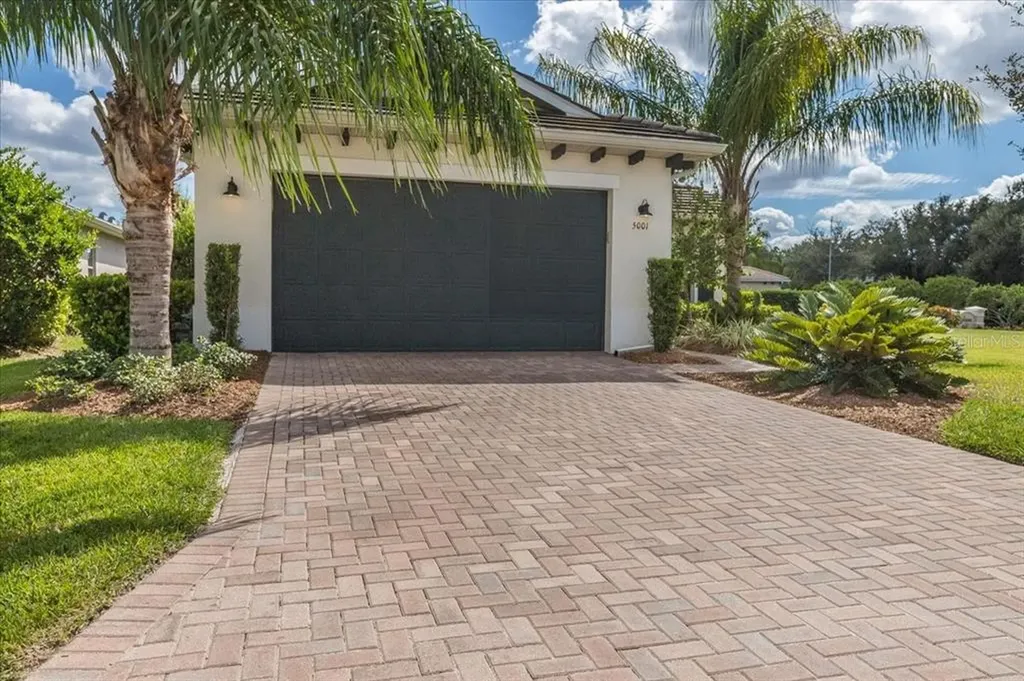 5001 Lake Overlook Avenue Bradenton FL 34208