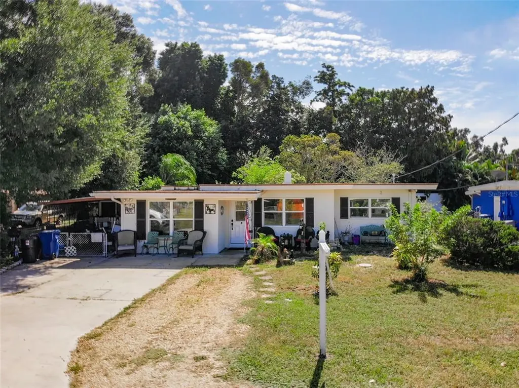 2907 35th Avenue W Bradenton FL 34205