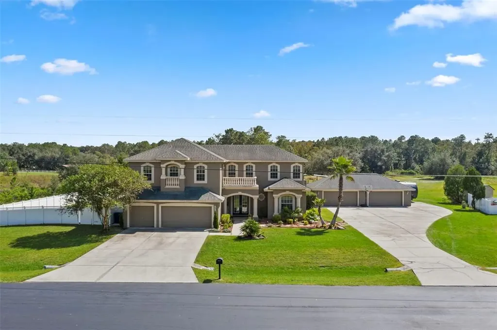 8352 Woodleaf Boulevard Wesley Chapel FL 33544