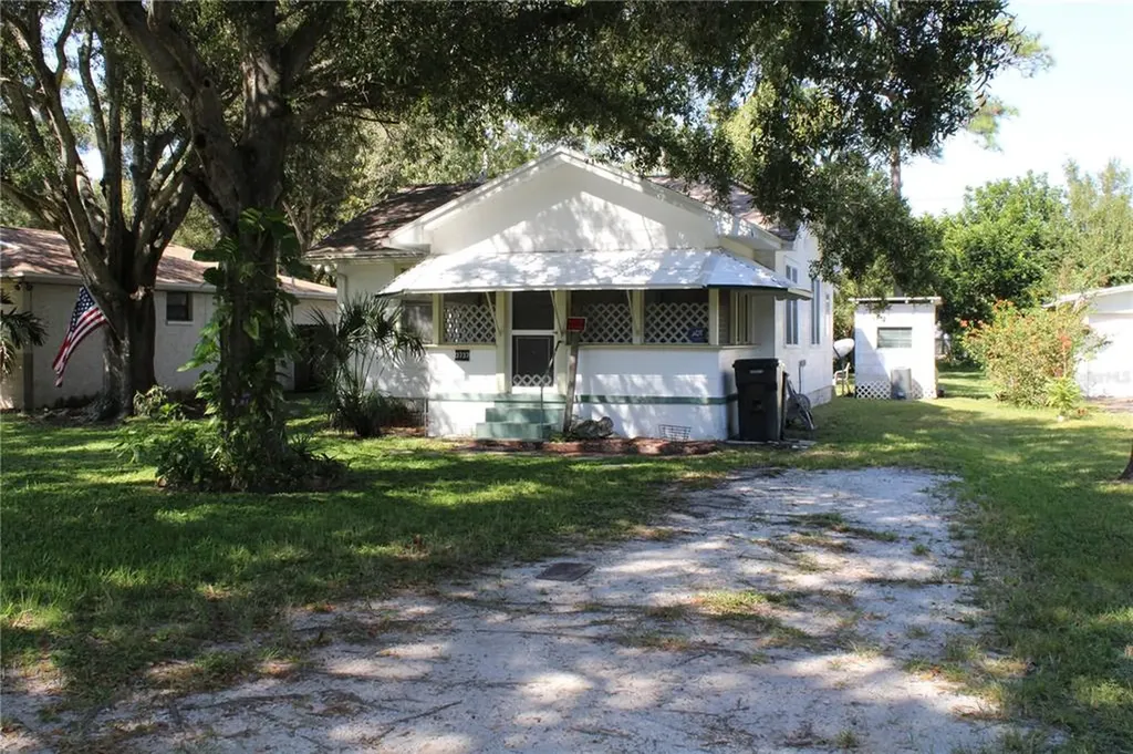 3737 52nd Avenue N St Petersburg FL 33714