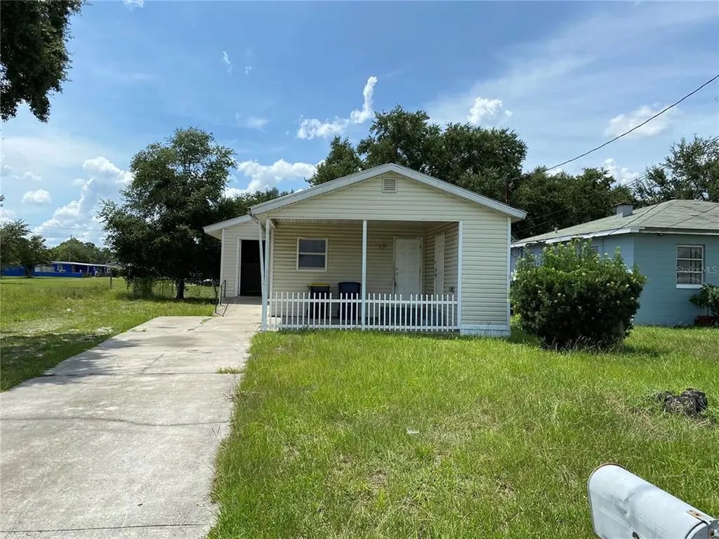 322 Adams Street Auburndale FL 33823