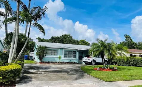 6443 Perry Street Hollywood FL 33024