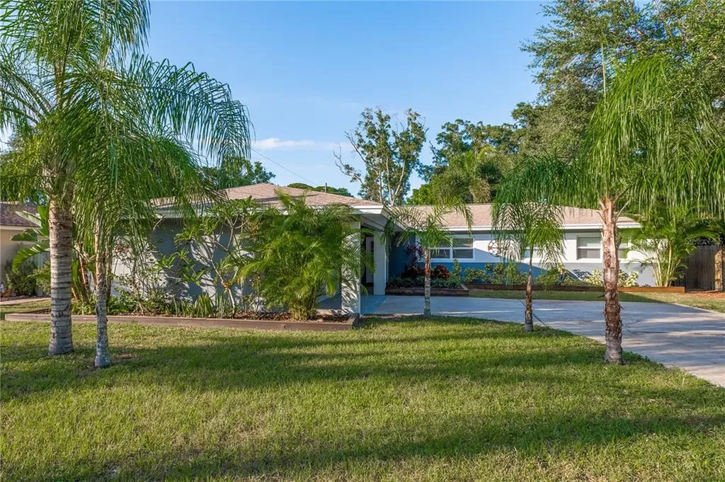 950 Parkwood Drive Dunedin FL 34698