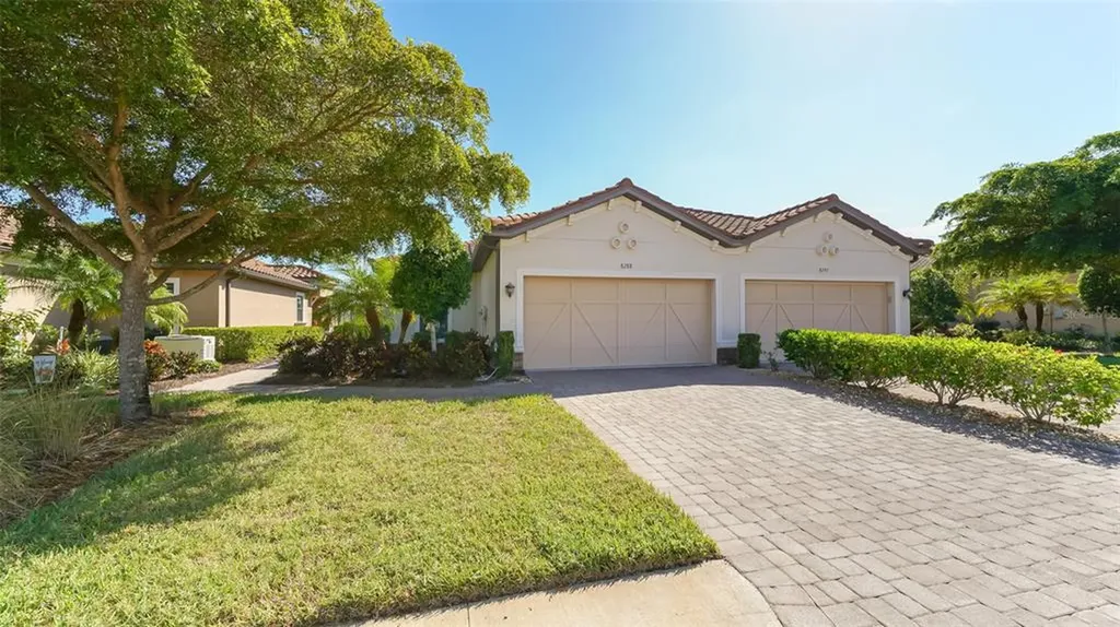 8288 Varenna Drive Sarasota FL 34231