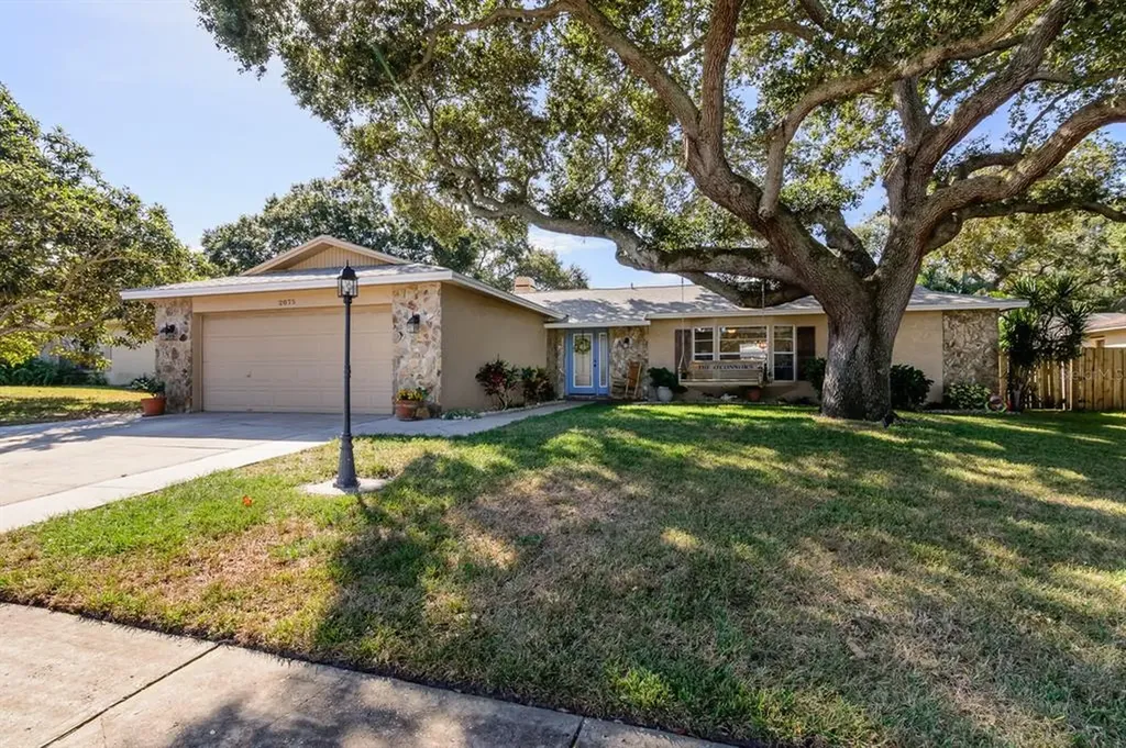 2075 Lakewood Drive Dunedin FL 34698