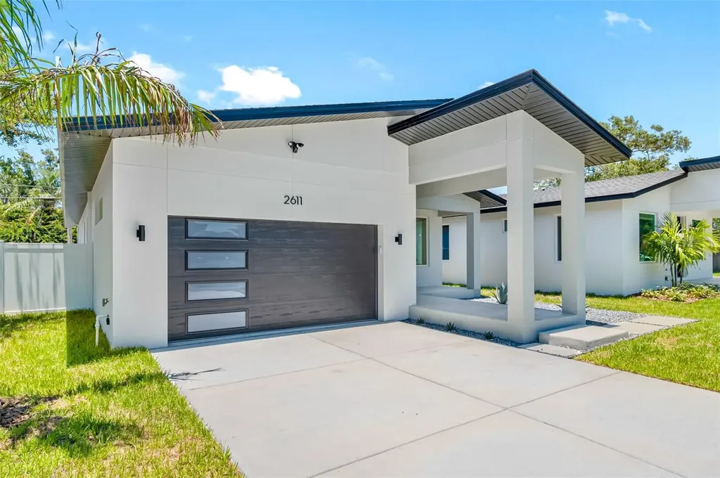 2611 35th Avenue N St Petersburg FL 33713