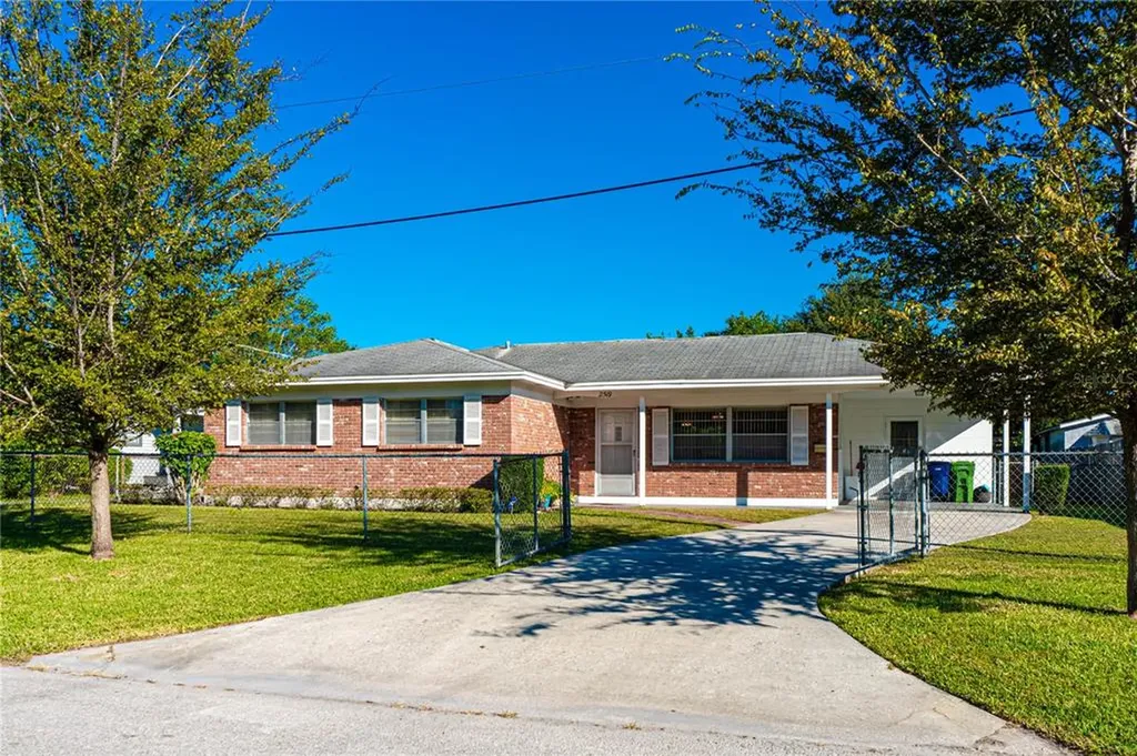 2519 W Aileen Street Tampa FL 33607