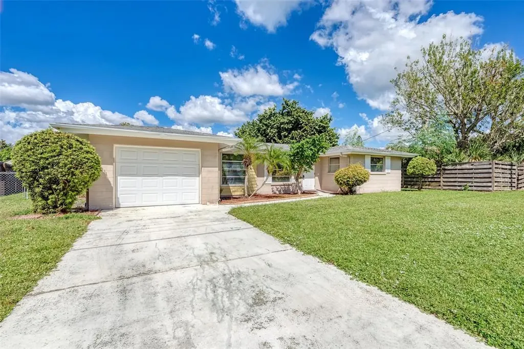 903 67th Avenue Terrace W Bradenton FL 34207