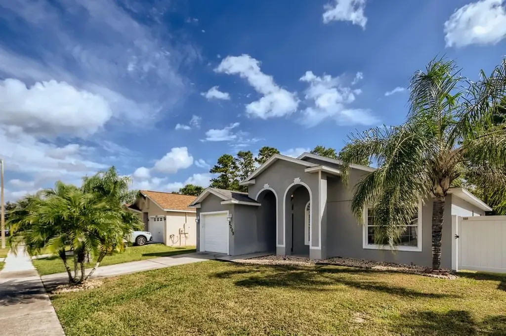 2205 Hannah Lane Orlando FL 32826