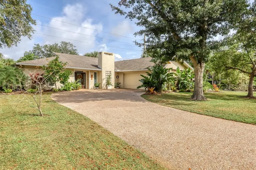 5442 Beneva Woods Circle Sarasota FL 34233