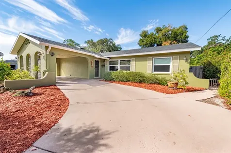 1215 N Sinclair Avenue Tavares FL 32778