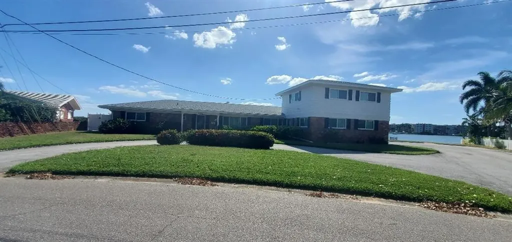 1497 Sea Gull Drive S St Petersburg FL 33707