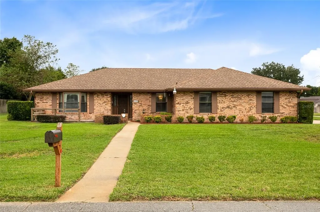 2133 E Parkton Drive Deltona FL 32725